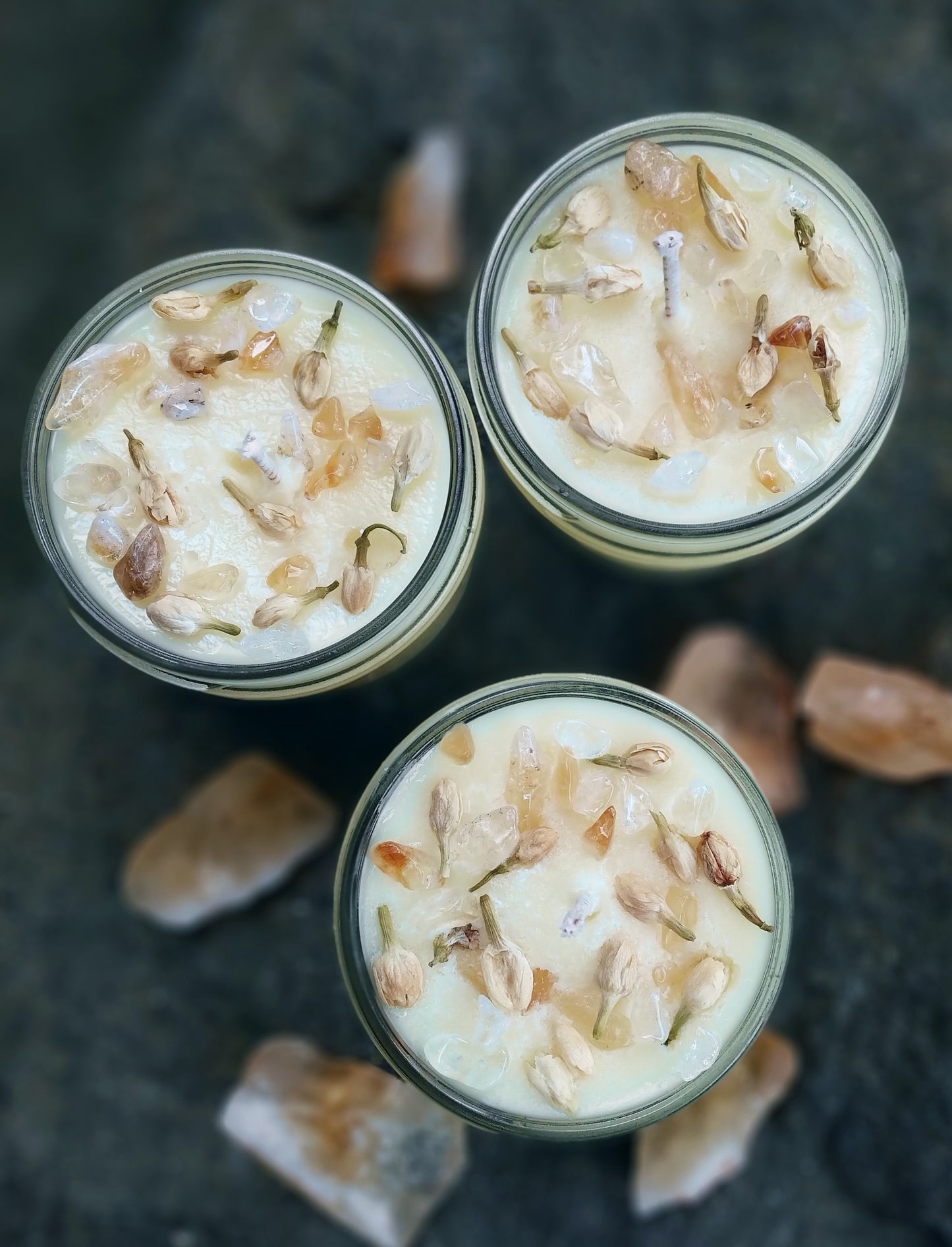 Honeysuckle Jasmine Soy Candle - Isadorra