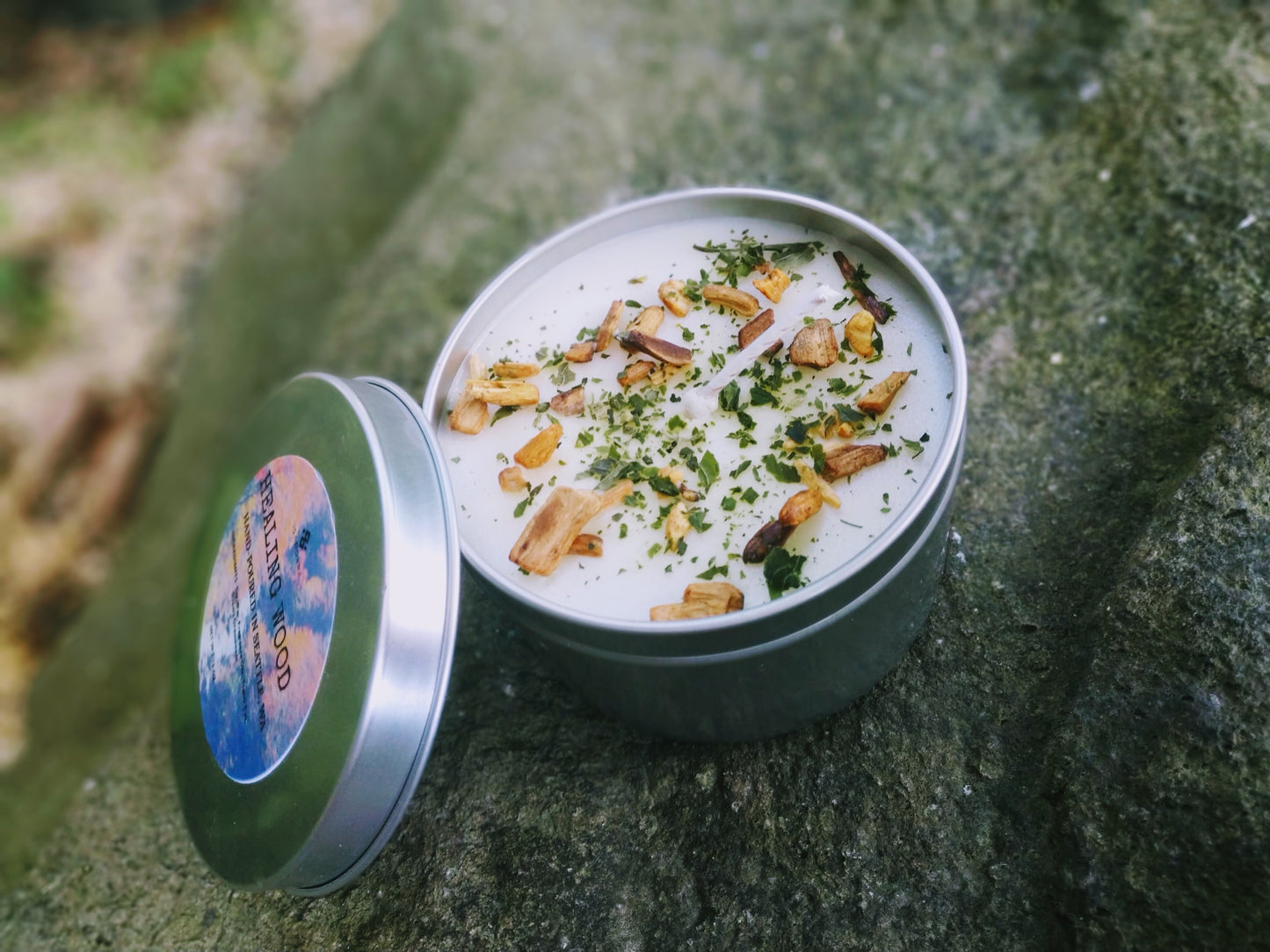 Healing Wood Soy Candle - Isadorra